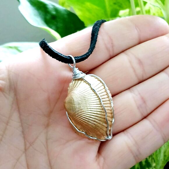 Gold Seashell Pendant Necklace, Shell Jewelry, Suede Necklace 16" - Picture 3 of 3